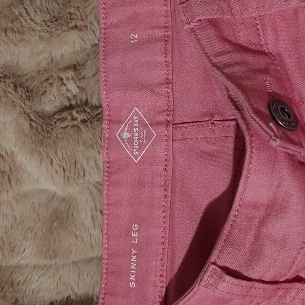 Jeans - Picture 2 of 3